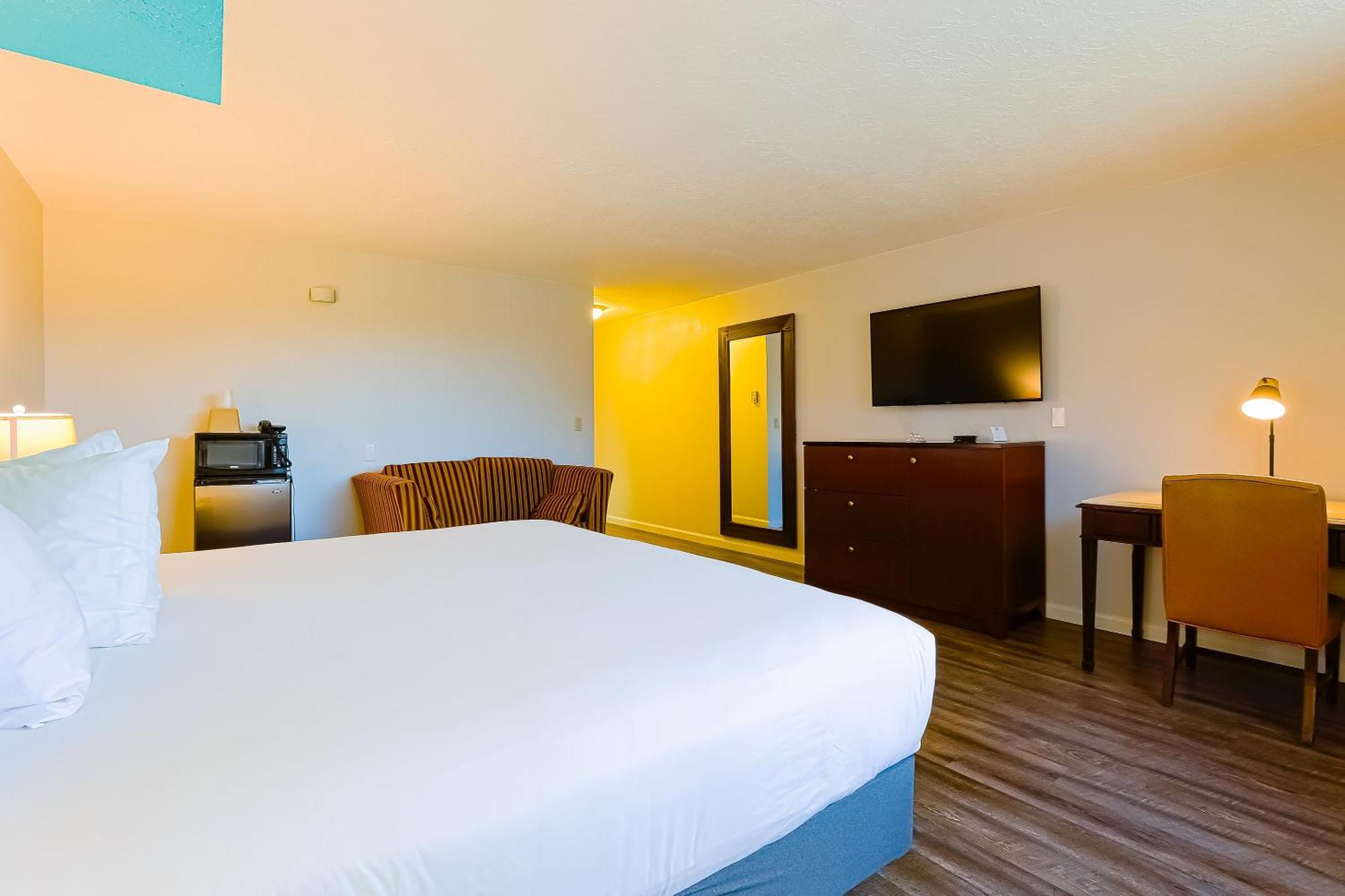 Coast River Inn By Oyo Seaside Buitenkant foto